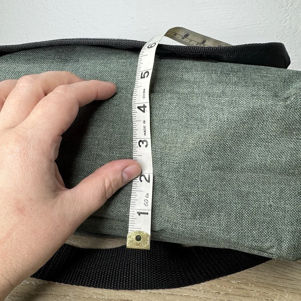 Bass Pro Shops Cabelas Green Satchel Computer Bag Promotional‎ Advertisement Bag